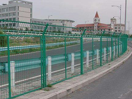 道路护栏网
