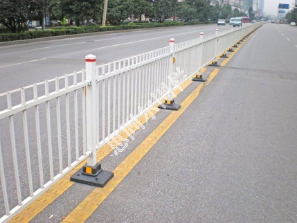 交通隔离栅栏